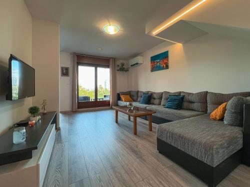 Large apartment FELICITA near center