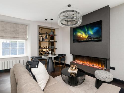 Sovo - Luxury Romantic WestEnd Apartment With Jacuzzi Spa Bath photo 3