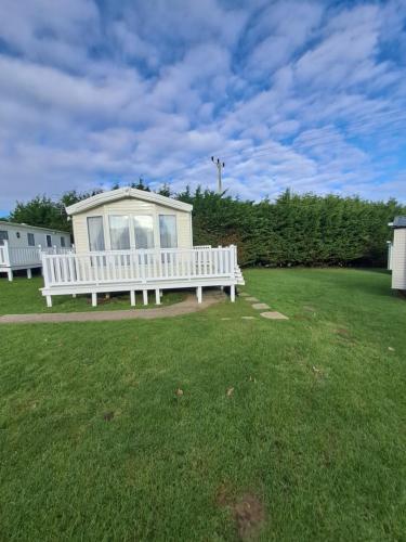 Remarkable 3-Bed Lodge in Newport isle of wight