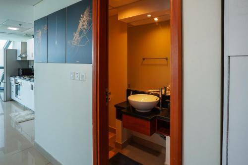 Koupelna v ubytování DIFC Luxurious Spacious 1-Bed Apt in a Prime Location