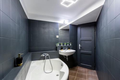 Deluxe Quentin Apartment next to the Heroes Square 1068 Budapest, 93 Szondi utca kép - 3