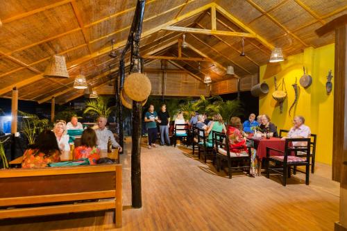 Un restaurante u otro lugar para comer en Hotel Parkside & Swimming Pool-Between Greenery and Azure ,Your Perfect Retreat