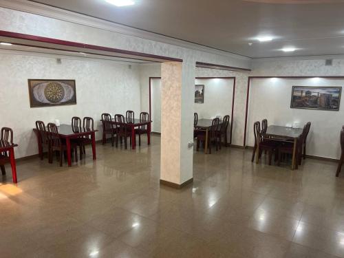 מסעדה או מקום אחר לאכול בו ב-Hotel Al-Bukhory