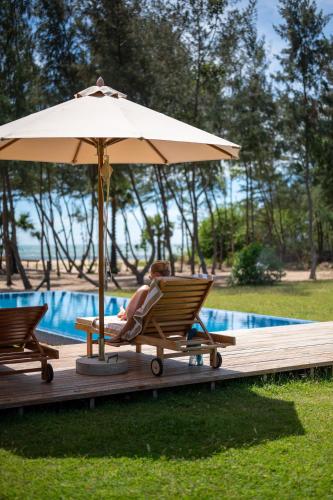 Πισίνα στο ή κοντά στο Niketh Villa Komari Arugambay