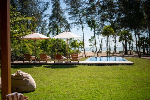 Πισίνα στο ή κοντά στο Niketh Villa Komari Arugambay