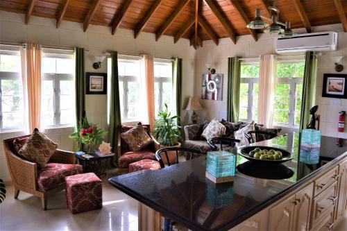 Coconut Walk Beach Apartment