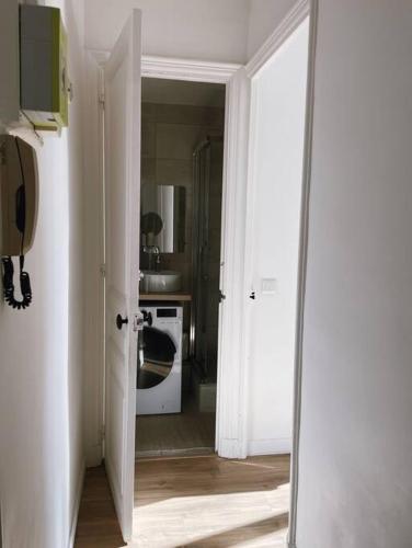 Photo de la galerie de l'établissement Appart climatisé centre de Cannes, à Cannes