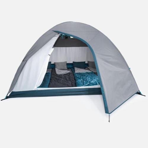 2 person في مرماريس: خيمة رمادية وبيضاء فيها سرير