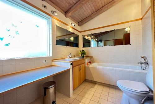 Koupelna v ubytování Cosy and family friendly house in Kópavogur