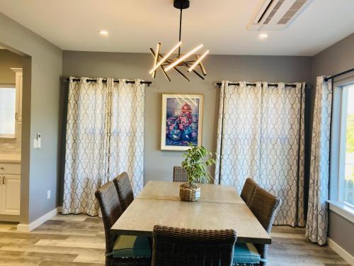 a dining room with a table and chairs at Green Lake 1st Line Home A with Central Air Conditioners in Seattle