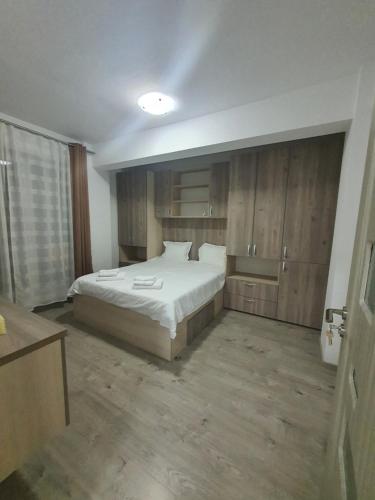 Ліжко або ліжка в номері Angi House Otopeni