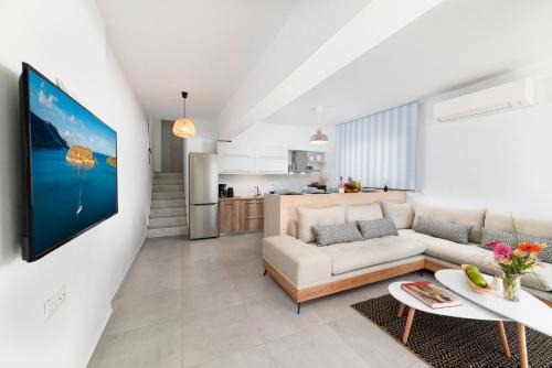 Η κουζίνα ή μικρή κουζίνα στο Beachfront luxury villa with Stunning views 2bedroom WiFi