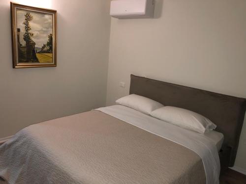 Letto o letti in una camera di Forest Cottage - middle of forest & near the beach