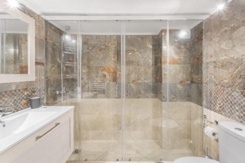 Kylpyhuone majoituspaikassa Afroditi Suite