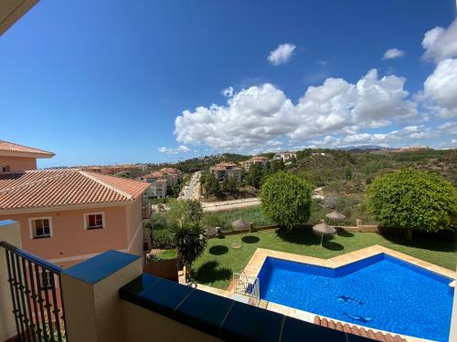 Bazén v ubytování Apartamento con vistas nebo v jeho okolí