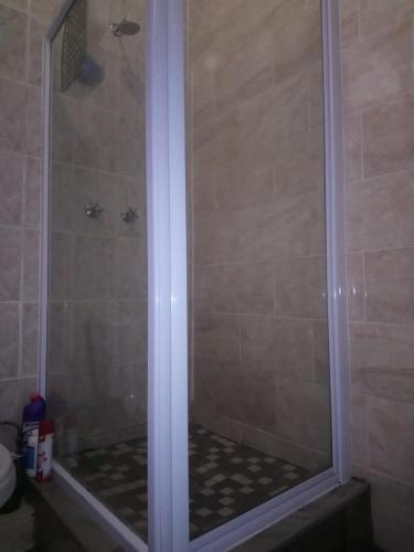 Bilik mandi di Hostel Villa Nova