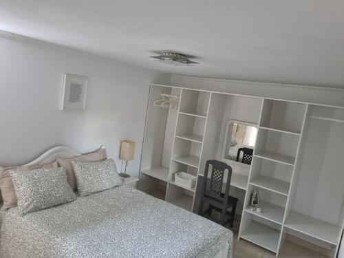 מיטה או מיטות בחדר ב-Spacious modern apartment in peacefull Las Coloradas, close to Papagayo Beaches