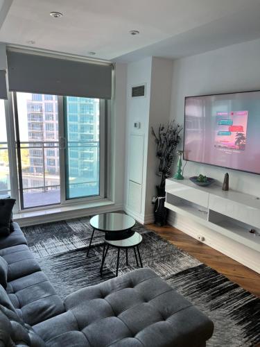 Gallery image of 2 Bedrooms Waterfront Condo in Toronto