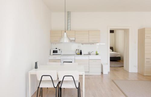MINIMALISTIC STUDIO NEAR NASCHMARKT