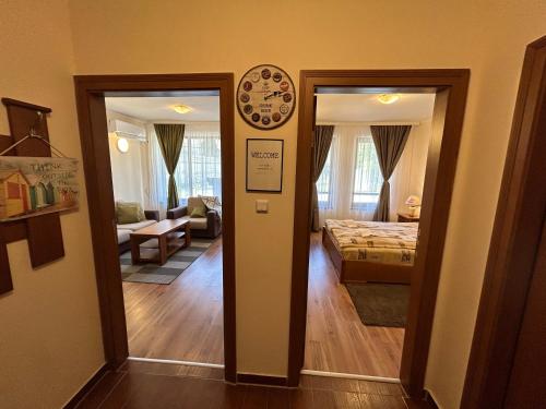 Charming apartmnet near Gondola and Bar street