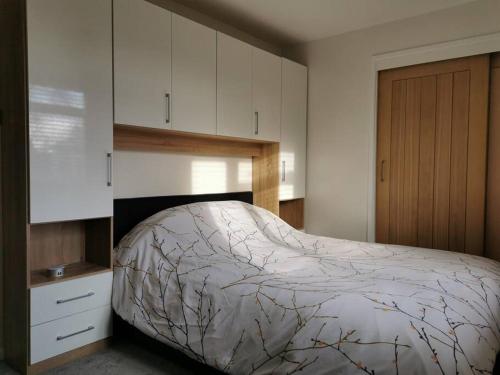 Säng eller sängar i ett rum på The Annexe in Swanton Morley.
