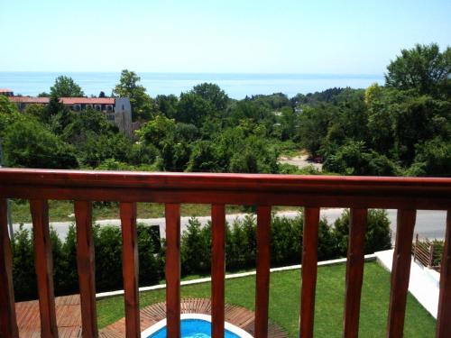 Gambar di galeri bagi Morski Briz di Balchik