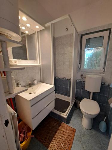 Ένα μπάνιο στο Jázmin Apartman Zalakaros