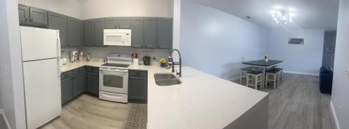 15 minutes way from Disney Condo Resort Pool Sleeps 10 photo 28