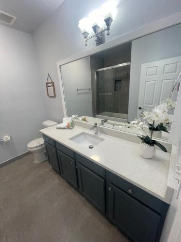 15 minutes way from Disney Condo Resort Pool Sleeps 10 photo 30