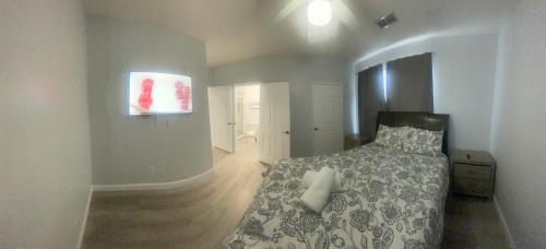 15 minutes way from Disney Condo Resort Pool Sleeps 10 photo 15