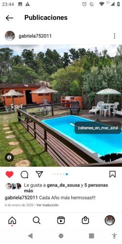 Captura de pantalla de un sitio web con una foto de una piscina en Cabanyes en Mar Azul en el Balneario Mar Azul