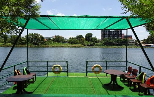 WEST WONDER RIVERSIDE RESORT – Photos 5