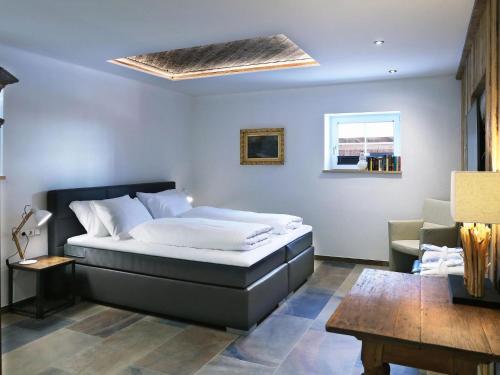 Posteľ alebo postele v izbe v ubytovaní Spacious top floor suite in Mariapfarr with Sauna