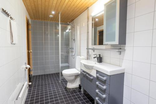 Ванна кімната в Saunallinen Uudiskohde