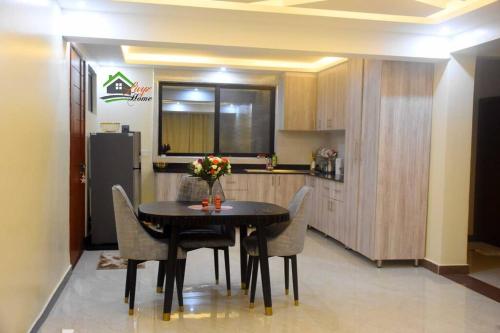 Fotografie z fotogalerie ubytování Bright cozy APT in the heart of Naguru v destinaci Kampala