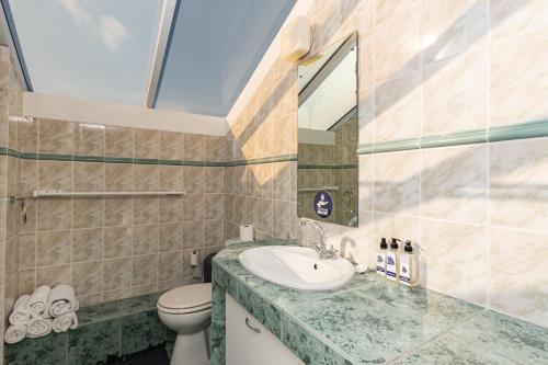 Phòng tắm tại Admiralty Bed & Breakfast