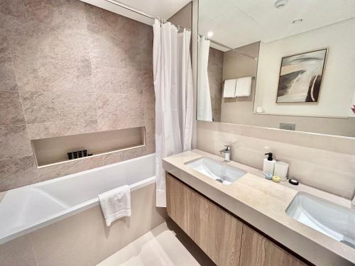 Koupelna v ubytování Luxurious 2B with Dubai Mall access