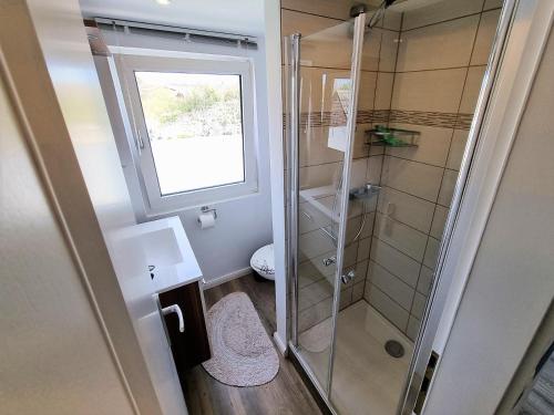 Bilik mandi di Ferienwohnung Will