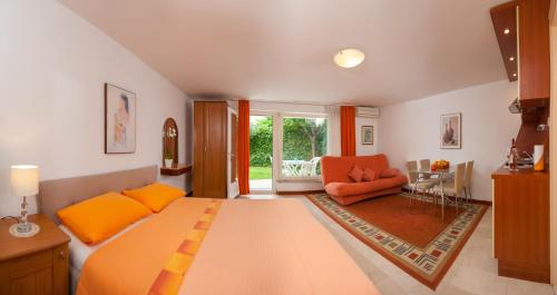 The Beach Studios & Apartments
