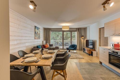 White Pearl A13 - Alpes Travel - Central Chamonix (Sleeps 6)