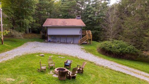Κήπος έξω από το Banner Elk Lodge