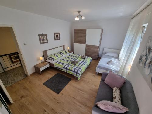 BRUNO Apartment with 4 bedrooms near beach