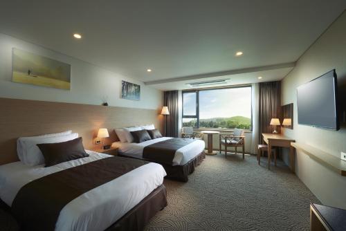 Gallery image of Benikea Jungmun Hotel in Seogwipo