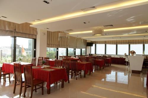 Restoran atau tempat lain untuk makan di Cam Thanh Hotel