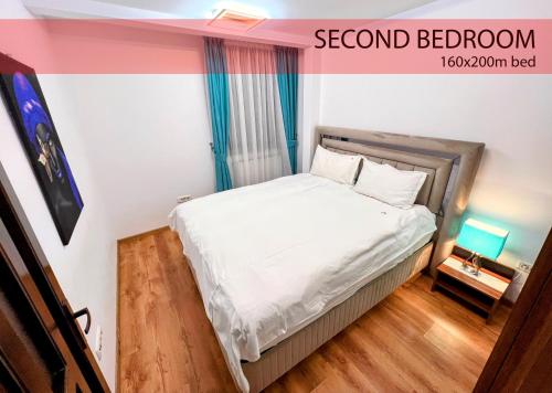 Кровать или кровати в номере Royal Grand Suite