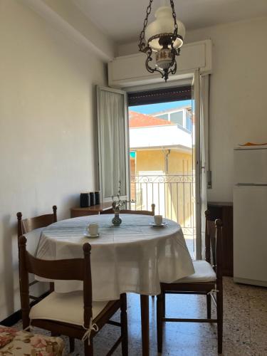 Imagine din galeria proprietății Casa Vintage în Alassio