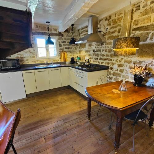Una cocina o zona de cocina en Tourellerenard