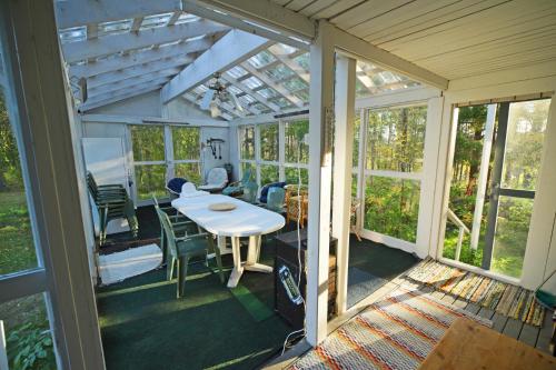 Overkalix Holiday Home with Saunaにある庭
