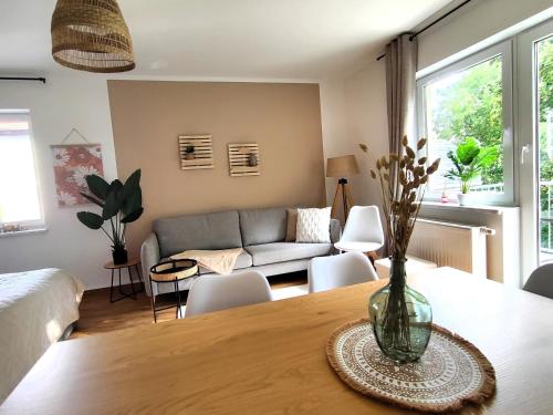 Posezení v ubytování BohnApartments Bechstein - sehr ruhig - 3 Schlafzimmer - Balkon - Stellplätze- WLAN - Vollausstattung
