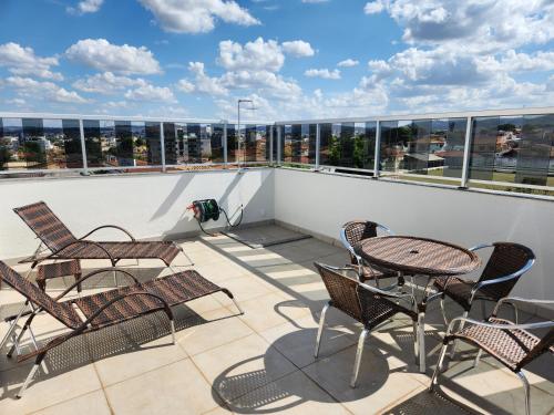 Gallery image of Rooftop 402: cobertura de um quarto no centro in Sete Lagoas